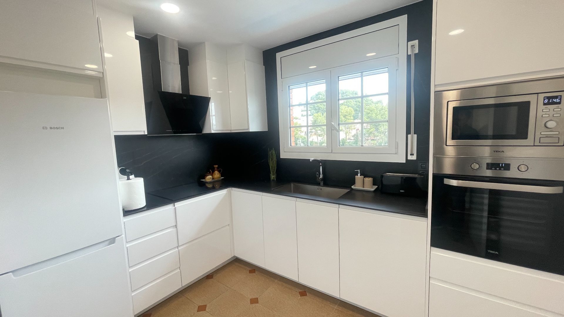 Cuina de Casa o xalet en venda en Rubí amb Calefacció, Jardí privat i Terrassa