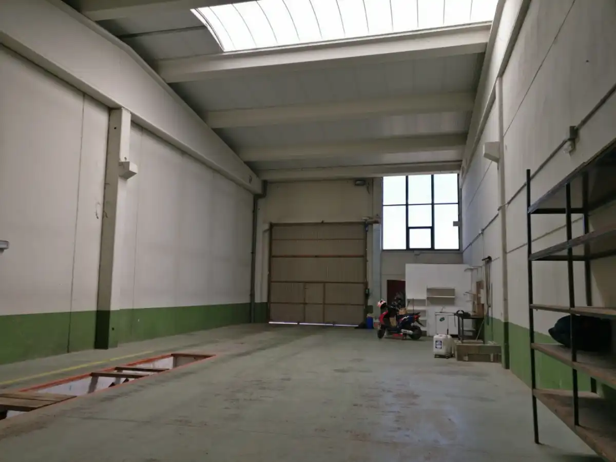 Industrial buildings for sale in Alfajarín
