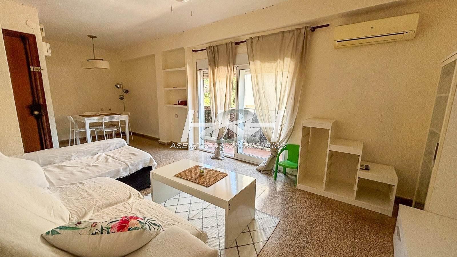Living room of Flat for sale in Burjassot  with Air Conditioner, Storage room and Balcony