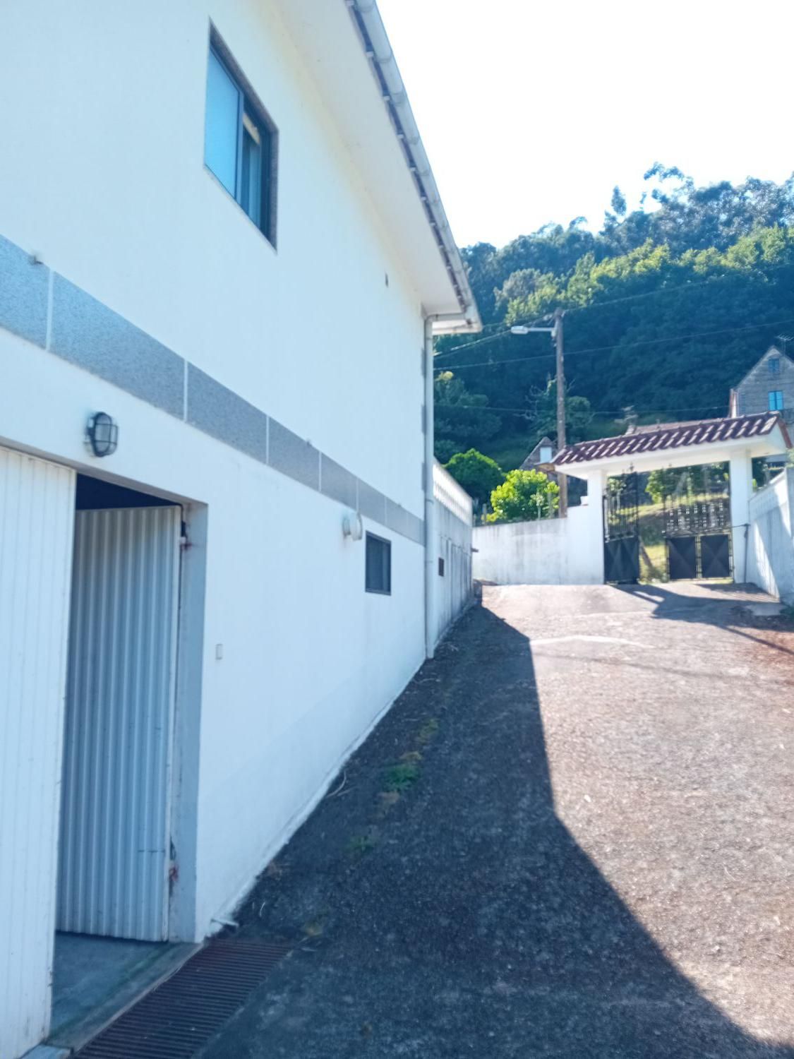 Vista exterior de Casa o xalet en venda en Mondariz amb Calefacció, Traster i Moblat