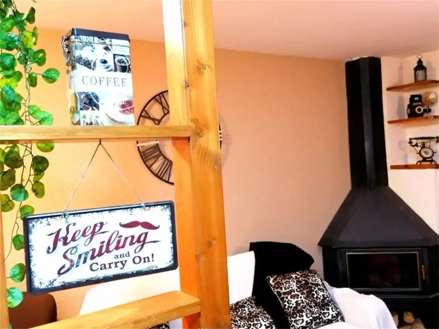 Wohnzimmer von Wohnungen zur Miete in Setcases mit Abstellraum, Möbliert und Balkon