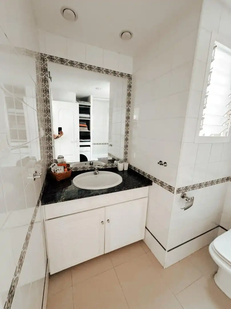 Baño de Piso de alquiler en Alicante / Alacant con Terraza y Amueblado