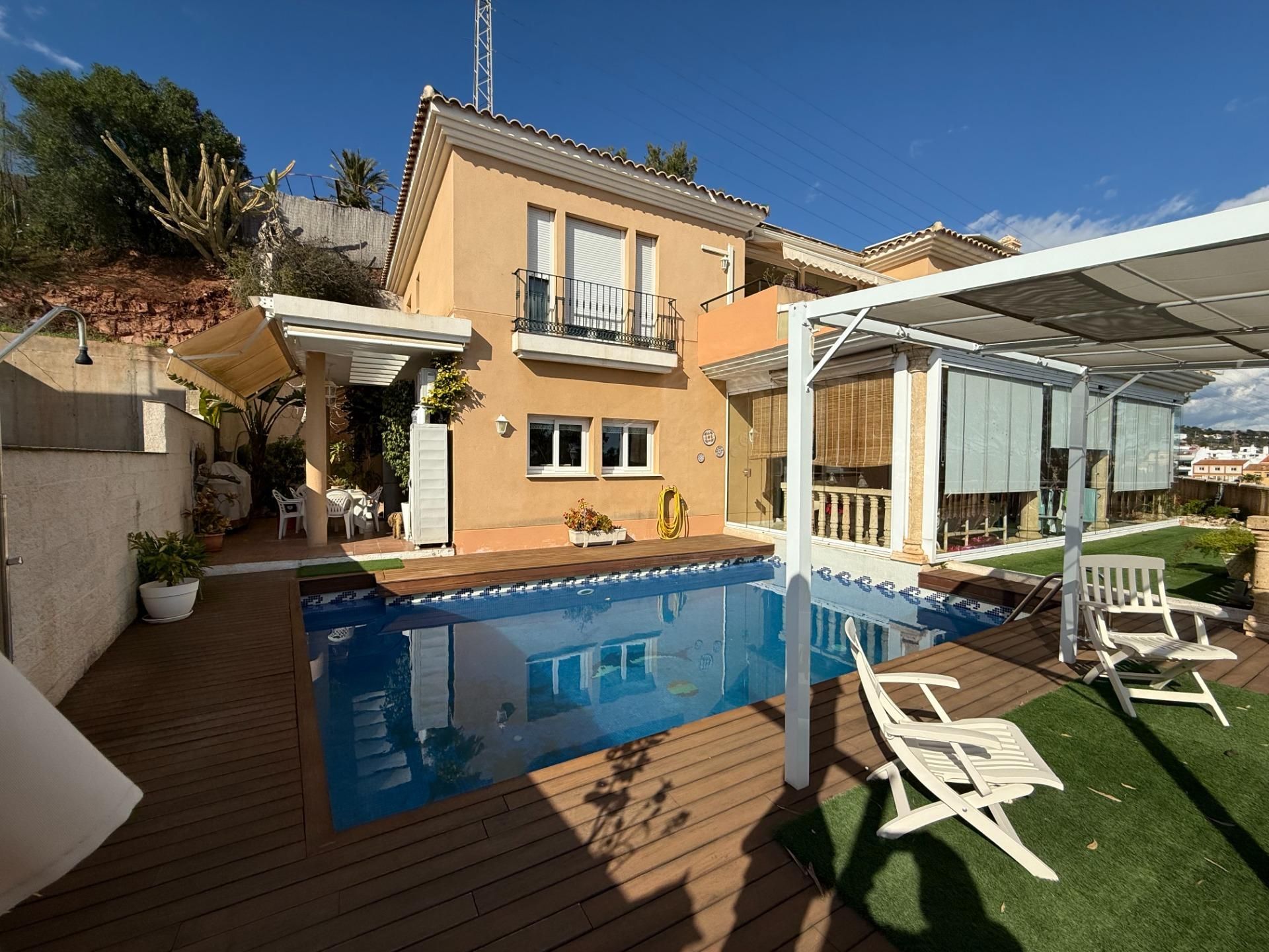 Piscina de Casa o xalet en venda en Málaga Capital amb Aire condicionat, Jardí privat i Terrassa