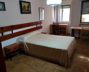 Dormitori de Pis de lloguer en Salamanca Capital amb Calefacció, Parquet i Moblat