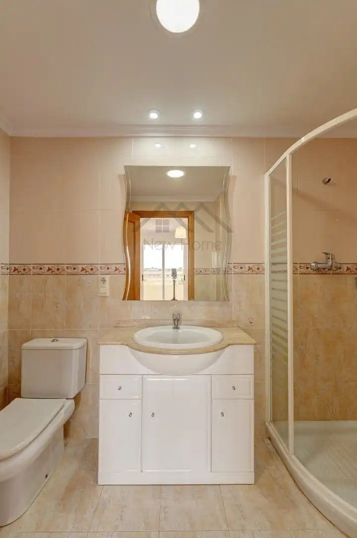 Bathroom of Flat for rent in La Pobla de Vallbona  with Heating, Terrace and Storage room