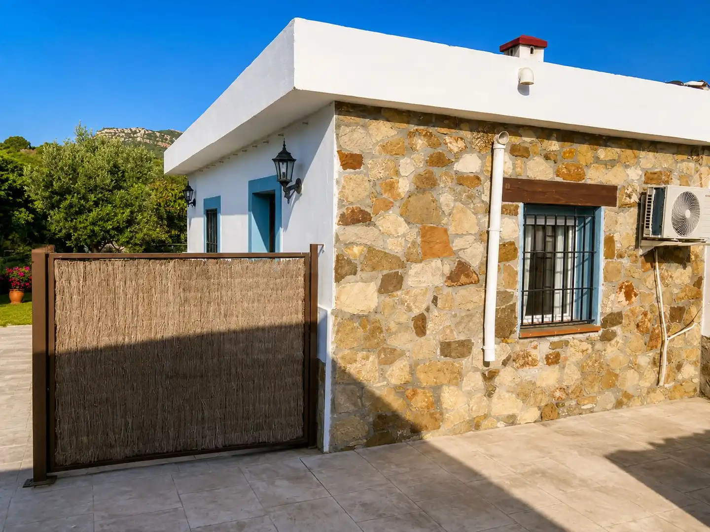 Exterior view of Houses for sale in Tarifa  with Air Conditioner and Terrace