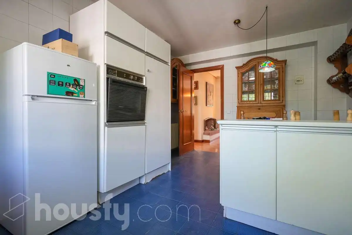 Kitchen of Houses for sale in Madrid  with Air Conditioner, Heating and Private garden