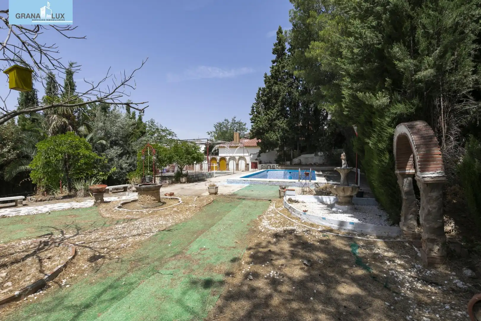 Chalet con piscina en venta en 24 Calle Trajano