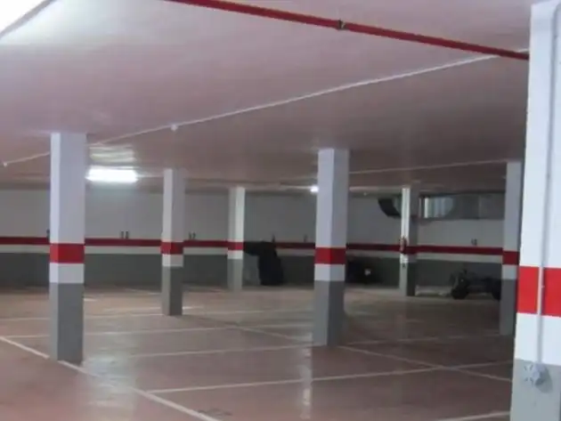 Parkplatz von Garage zur Miete in Toledo mit Alarm
