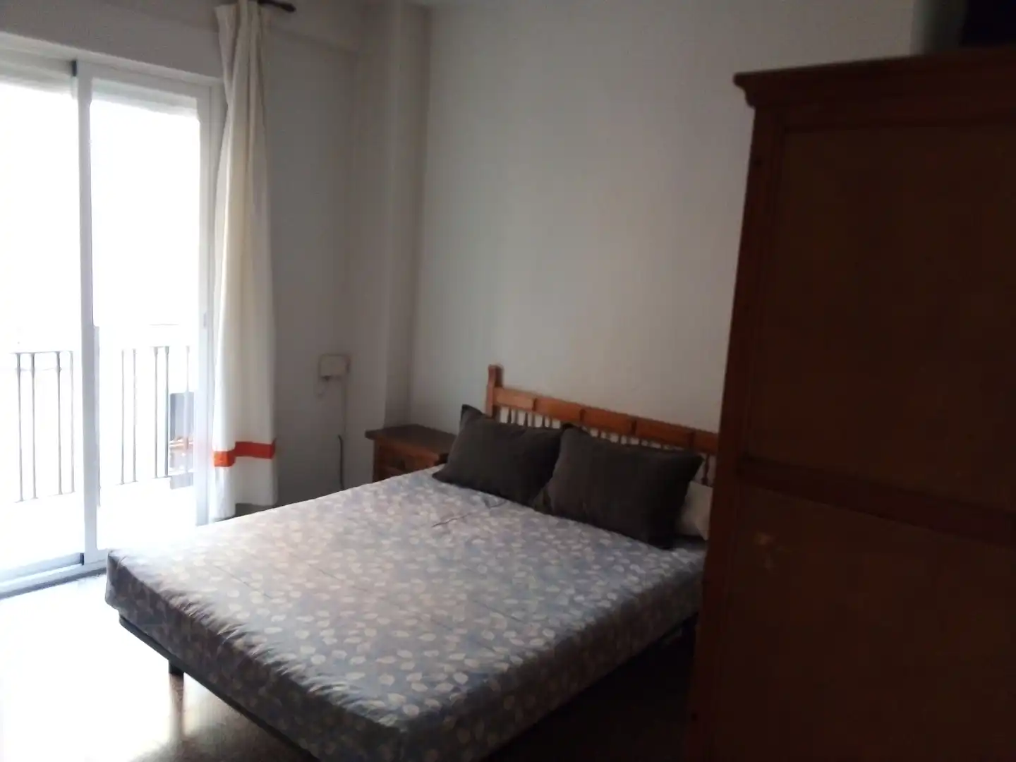 Habitación de Apartamento de alquiler en Granada con Amueblado, Lavadora y TV