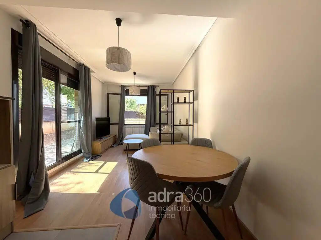 Habitación de Apartamento en venta en Lardero con Aire acondicionado, Calefacción y Jardín privado