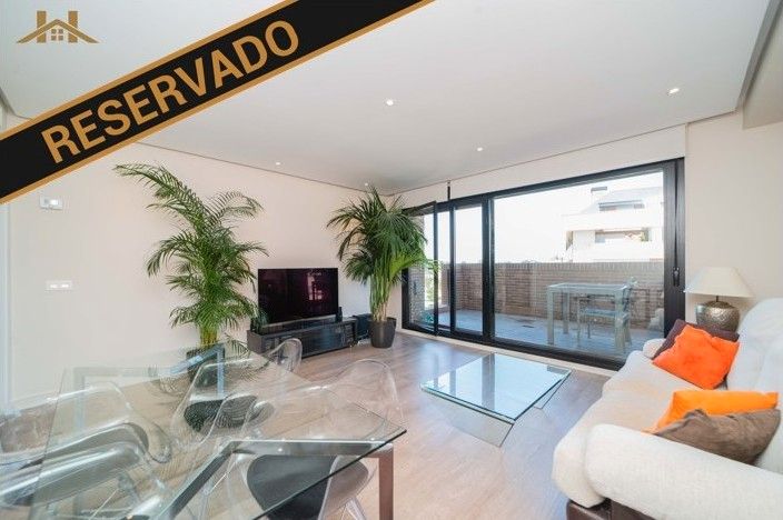 Flat for sale in Calle la Flauta Mágica, Los Satélites - Roza Martín