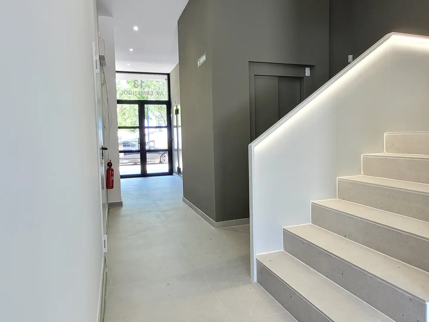 Neubau-Wohnung mit Terrasse zum Verkauf in Avinguda d'Ermengol V, imagen 11