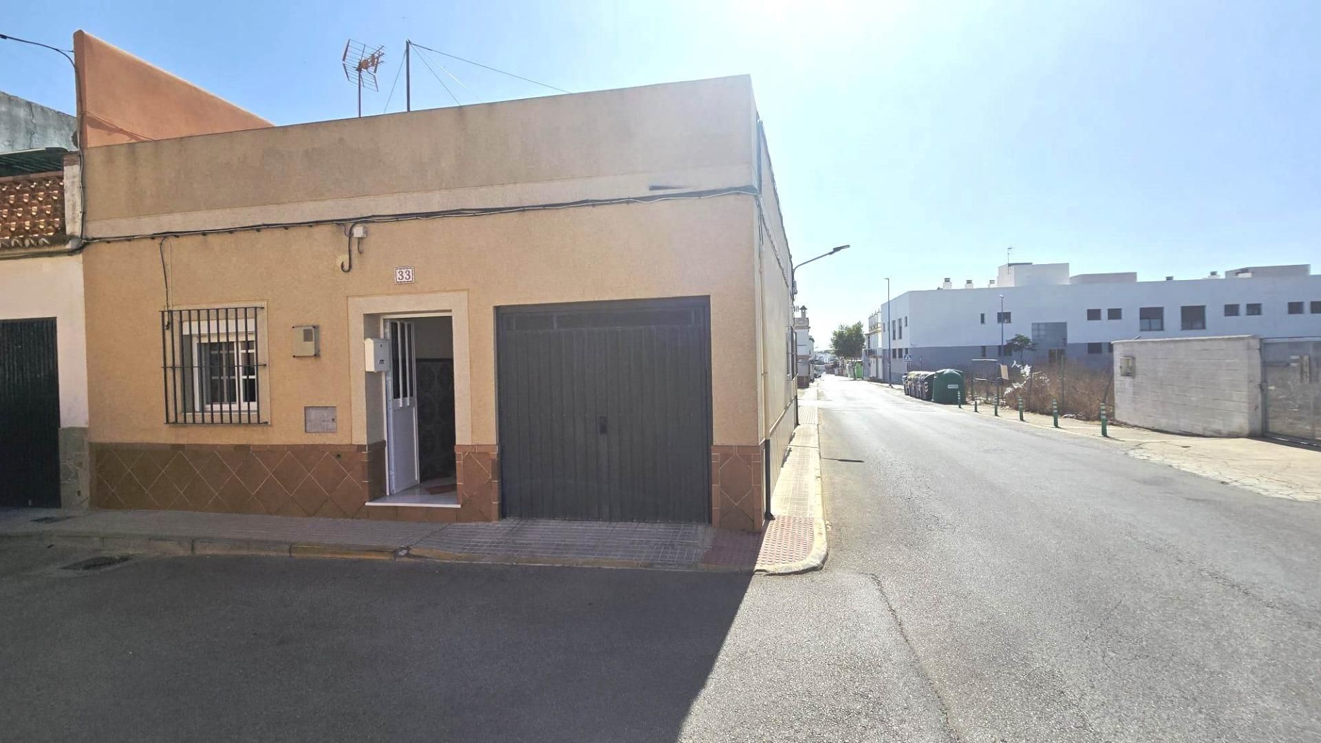 Exterior view of House or chalet for sale in Chiclana de la Frontera  with Air Conditioner