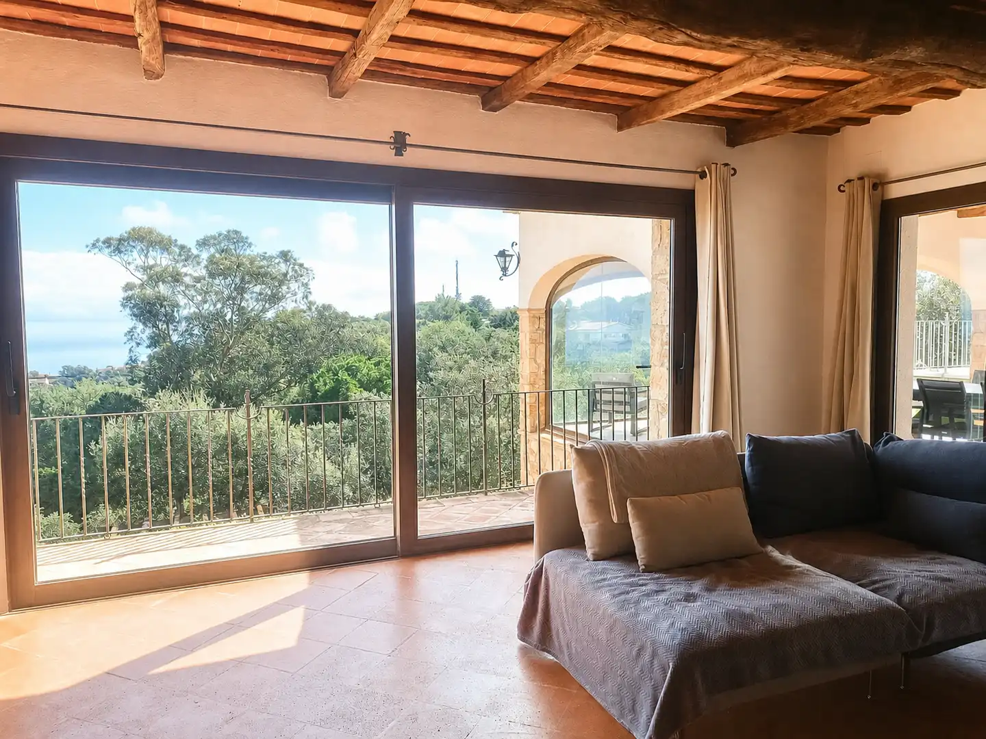 Sala d'estar de Casa o xalet de lloguer en Castell d'Aro, Platja d'Aro i s'Agaró amb Aire condicionat, Traster i Domòtica
