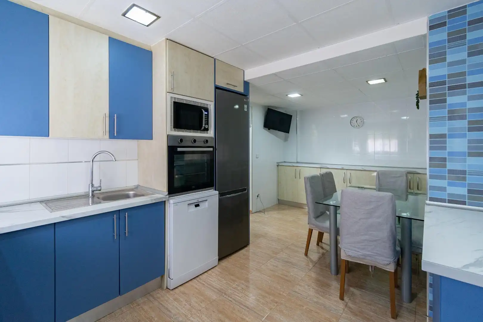 Cocina de Casa adosada en venta en Cartagena con Aire acondicionado, Calefacción y Jardín privado