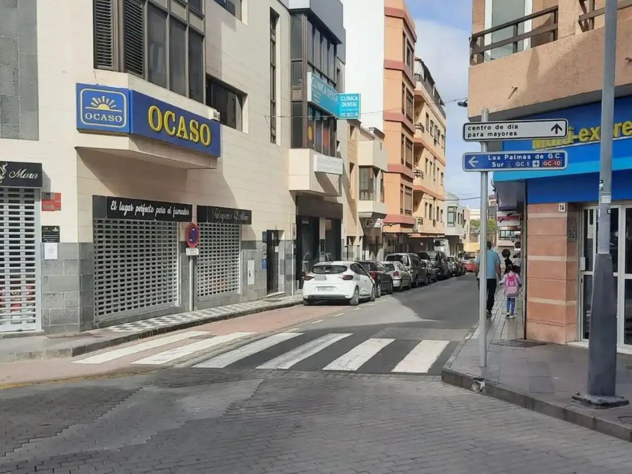 Vista exterior de Oficina de lloguer en Telde amb Aire condicionat, Moblat i Internet