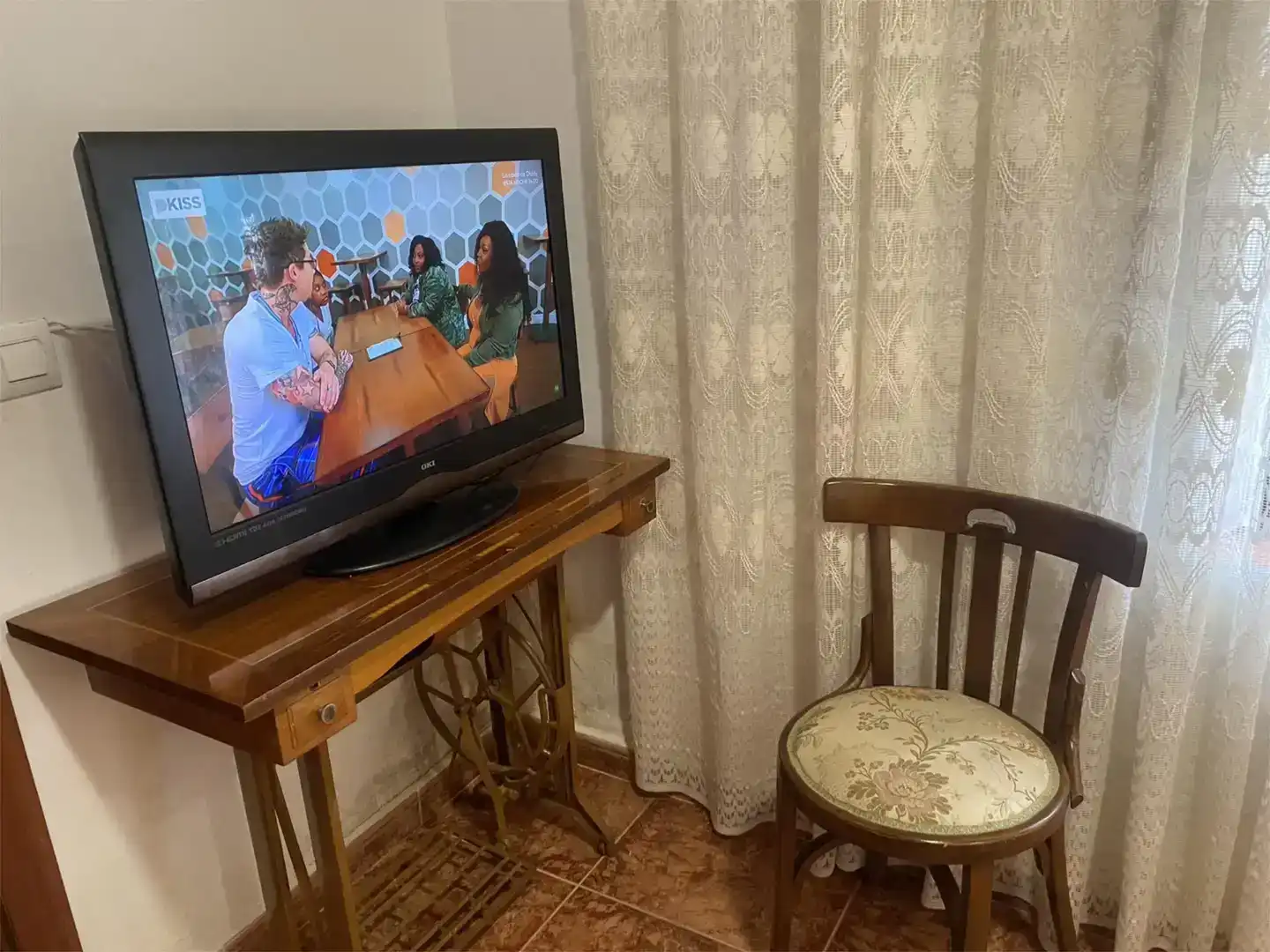 Sala d'estar de Casa adosada de lloguer en Abenójar amb Jardí privat, Moblat i Rentadora