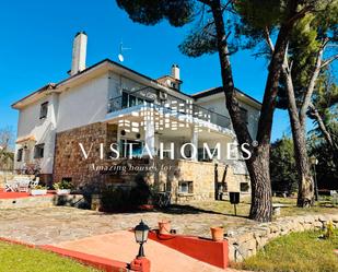 Vista exterior de Casa o xalet en venda en Majadahonda amb Aire condicionat, Calefacció i Jardí privat