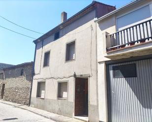 Vista exterior de Finca rústica en venda en Vallelado amb Calefacció