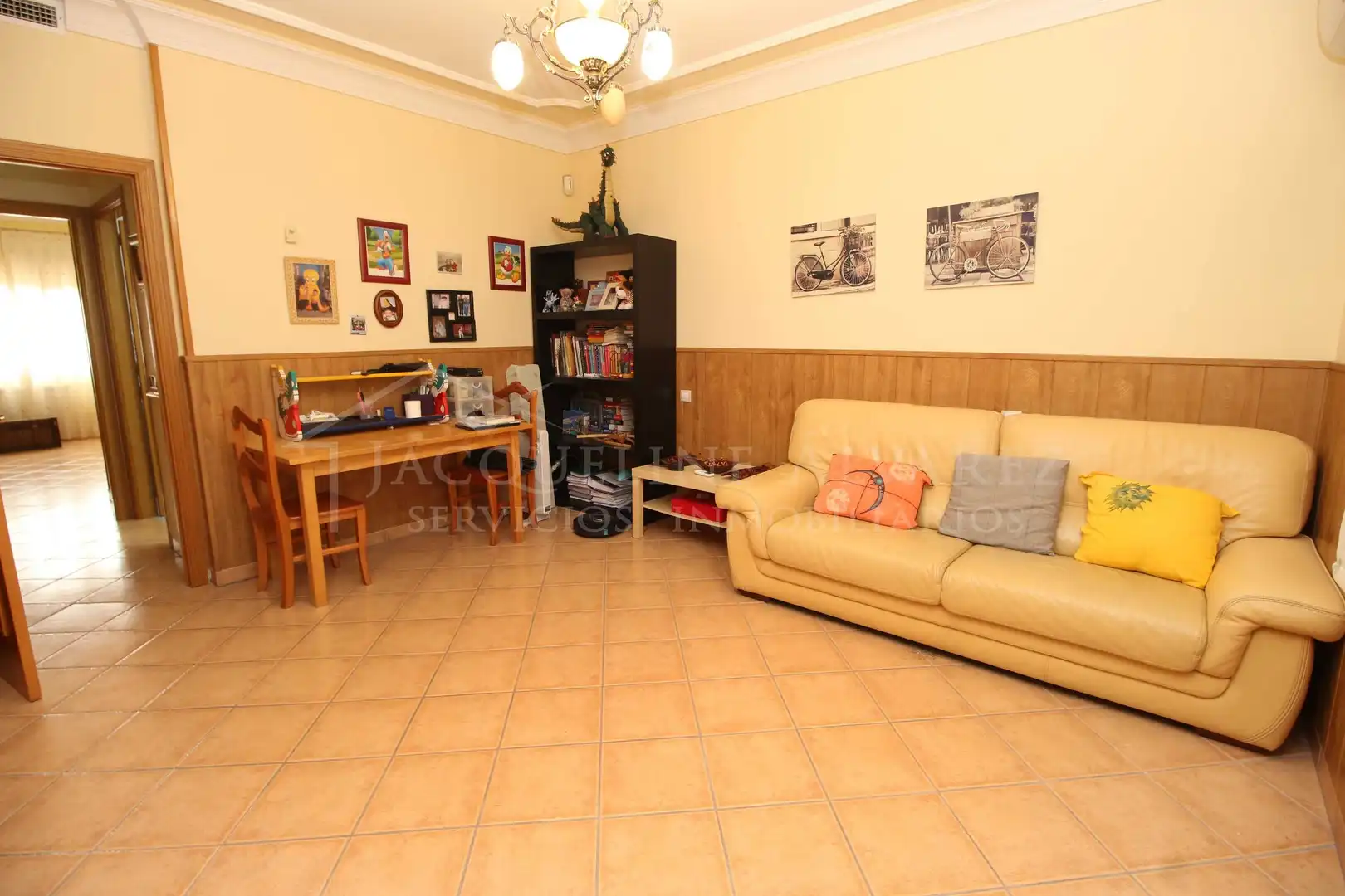 Sala d'estar de Casa o xalet en venda en Yeles amb Calefacció, Jardí privat i Piscina