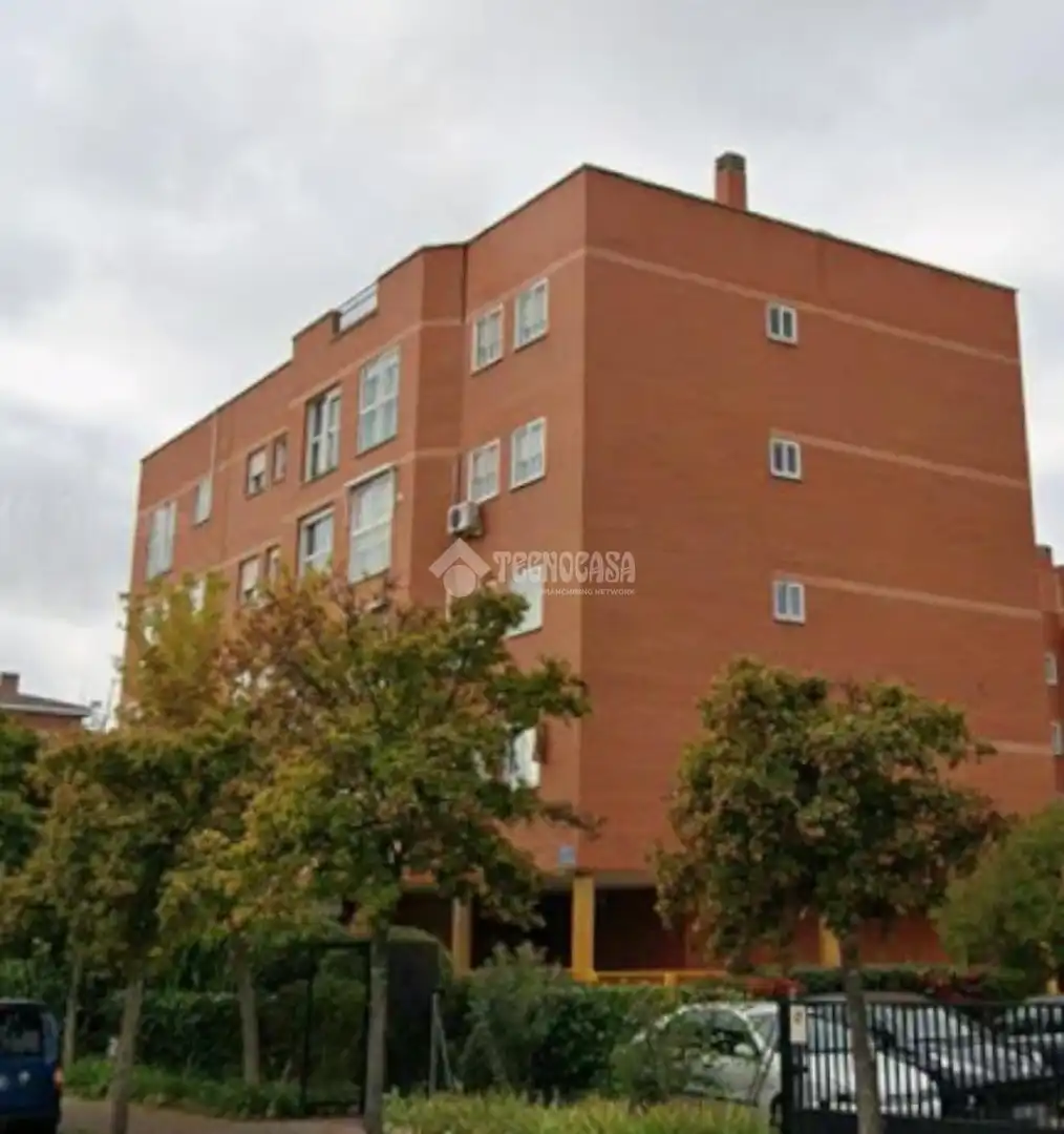 Vista exterior de Pis en venda en Alcalá de Henares amb Aire condicionat, Calefacció i Terrassa