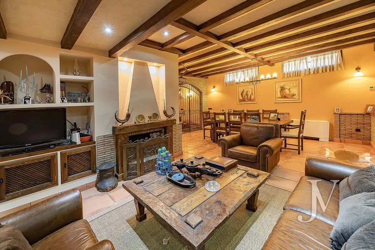 Comedor de Casa o chalet en venta en El Casar con Aire acondicionado, Calefacción y Jardín privado