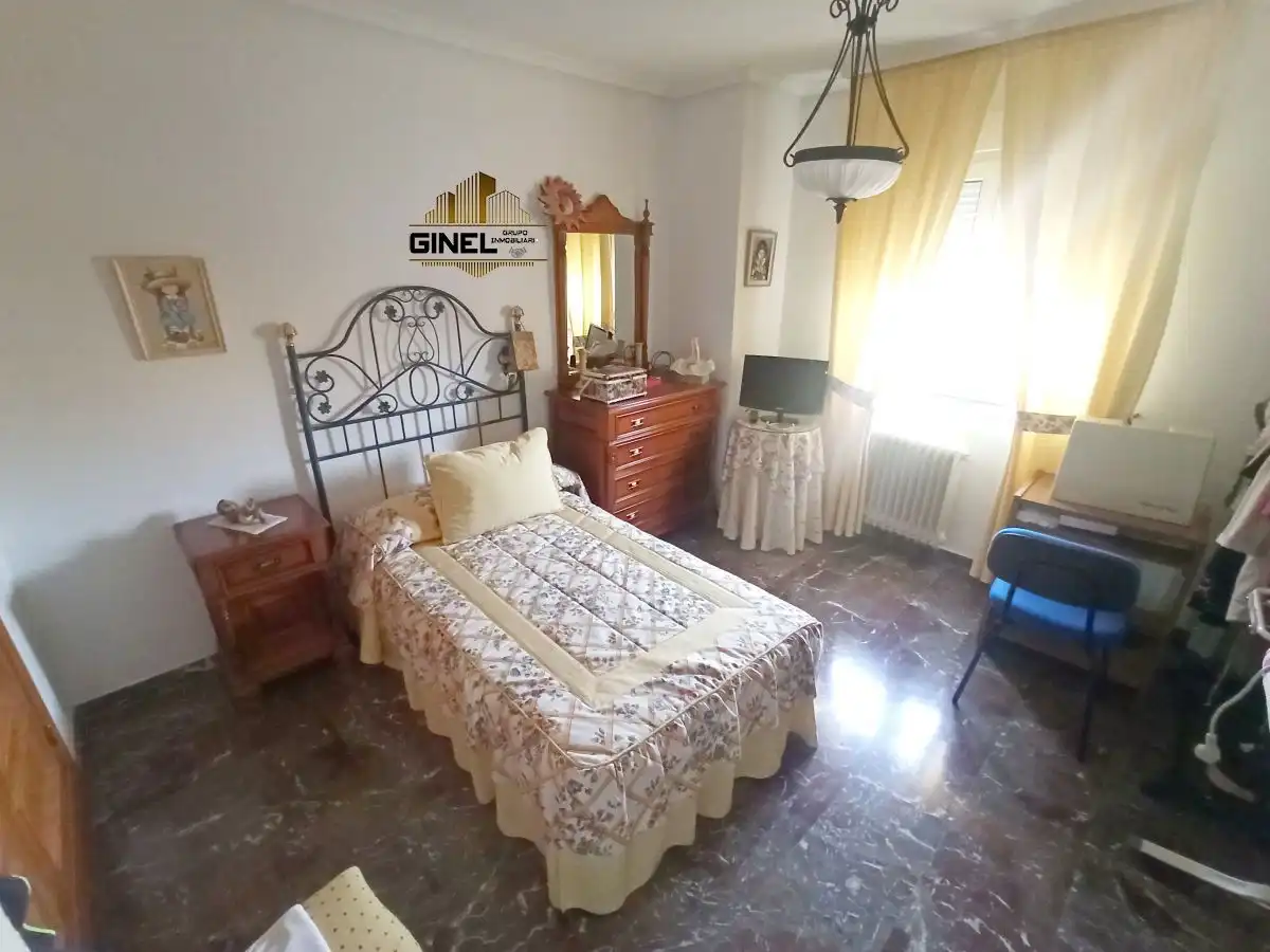 Dormitori de Casa o xalet en venda en Jaén amb Aire condicionat, Calefacció i Terrassa