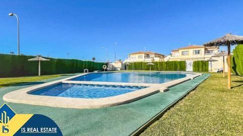 Bungalow con piscina comunitaria, en la provincia de Alicante, en la localidad de Orihuela Costa. 2 habitaciones | 50 m² | 2,3 kil, imatge 2