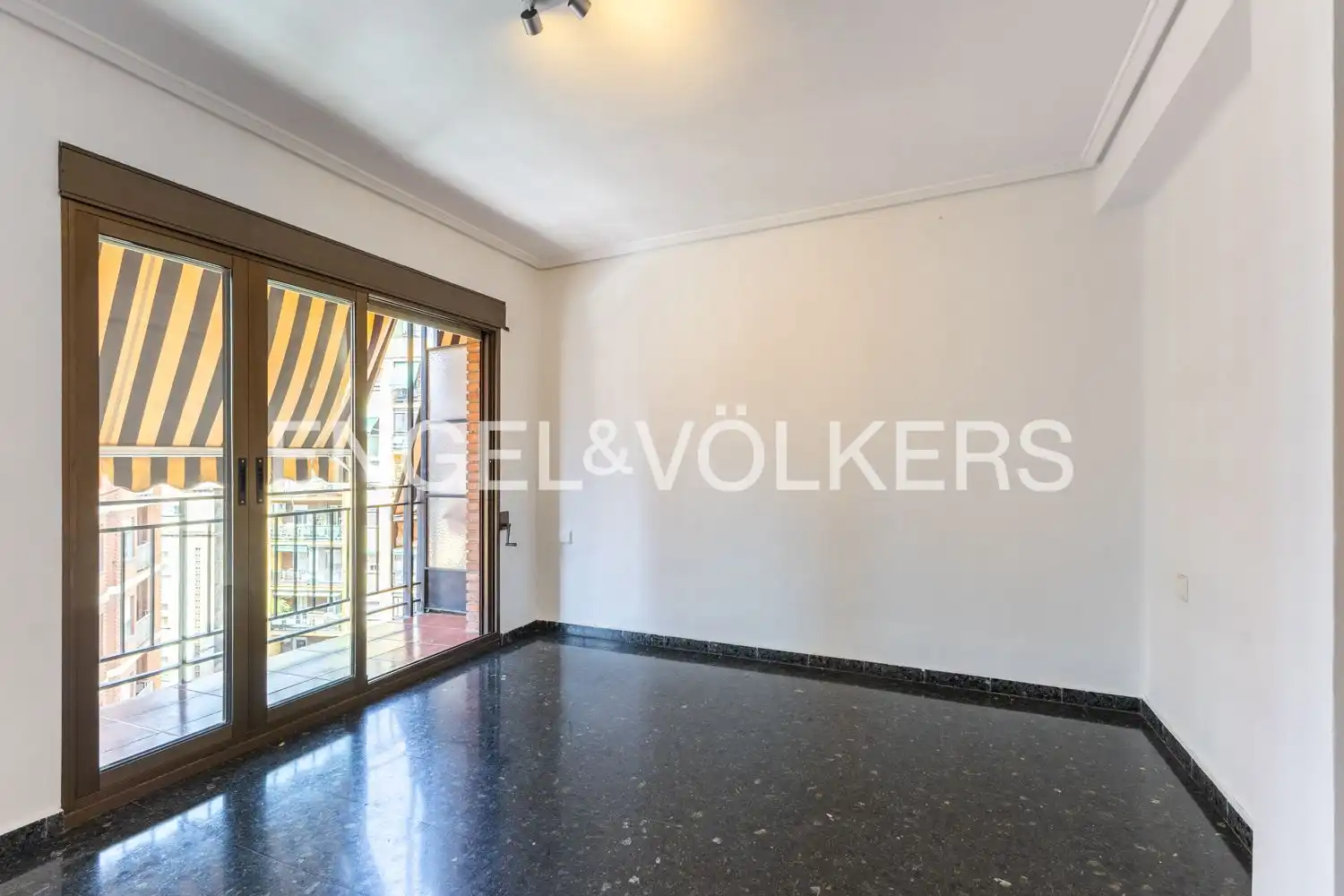 Wohnung mit Terrasse zur Miete in Quatre Carreres, imagen 2