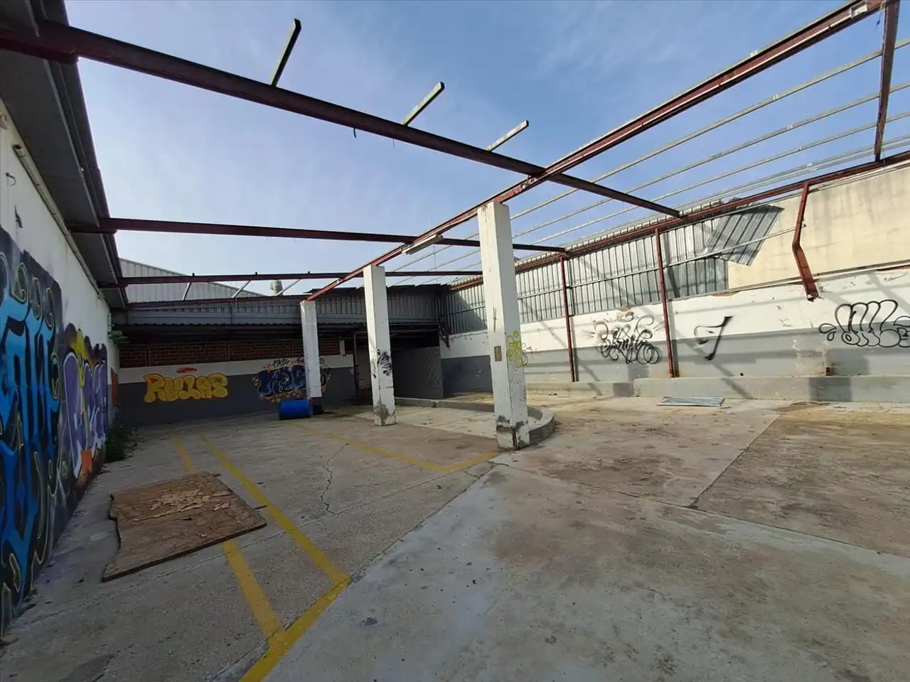 Aparcament de Nau industrial en venda en Tavernes de la Valldigna