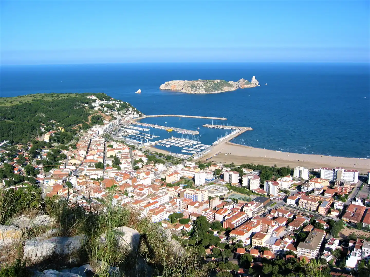 Vista exterior de Piso en venta en L'Estartit con Terraza, Amueblado y Lavadora
