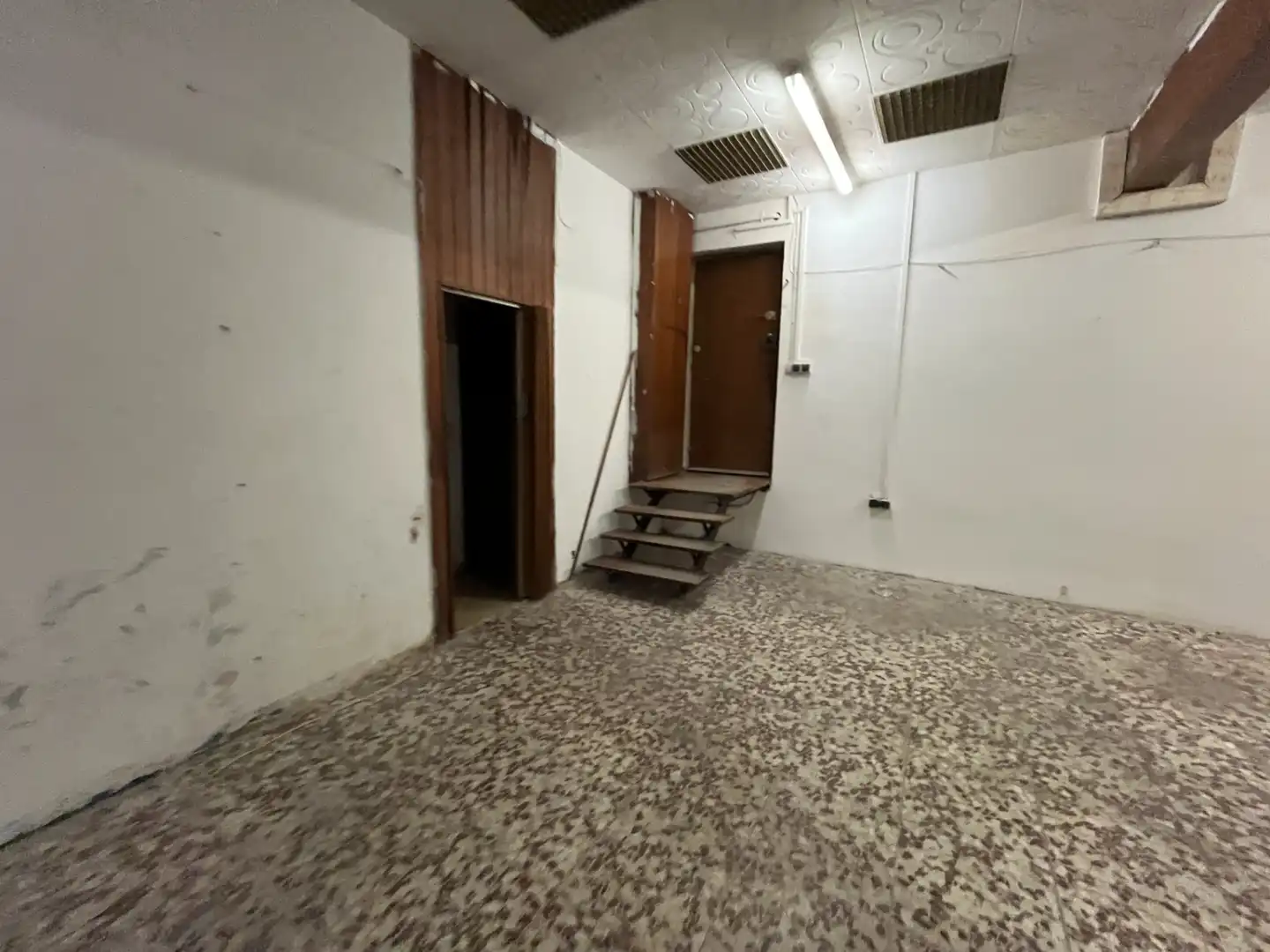 Ground floor for sale in Barcelona  with Alarm