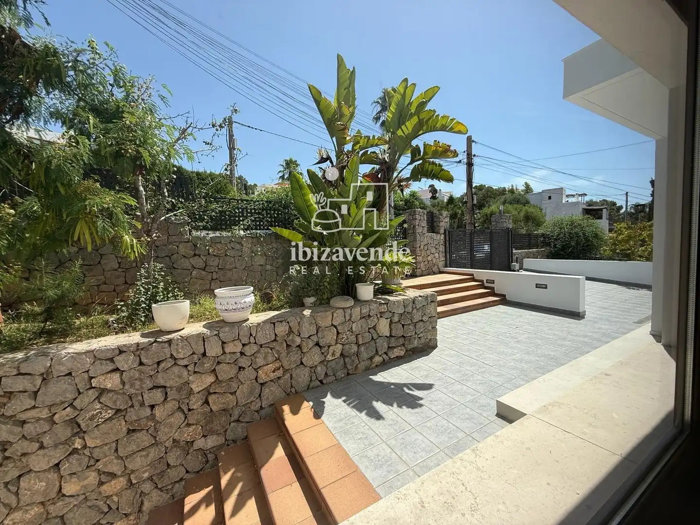 Vista exterior de Casa o xalet de lloguer en Santa Eulària des Riu amb Aire condicionat, Moblat i Alarma