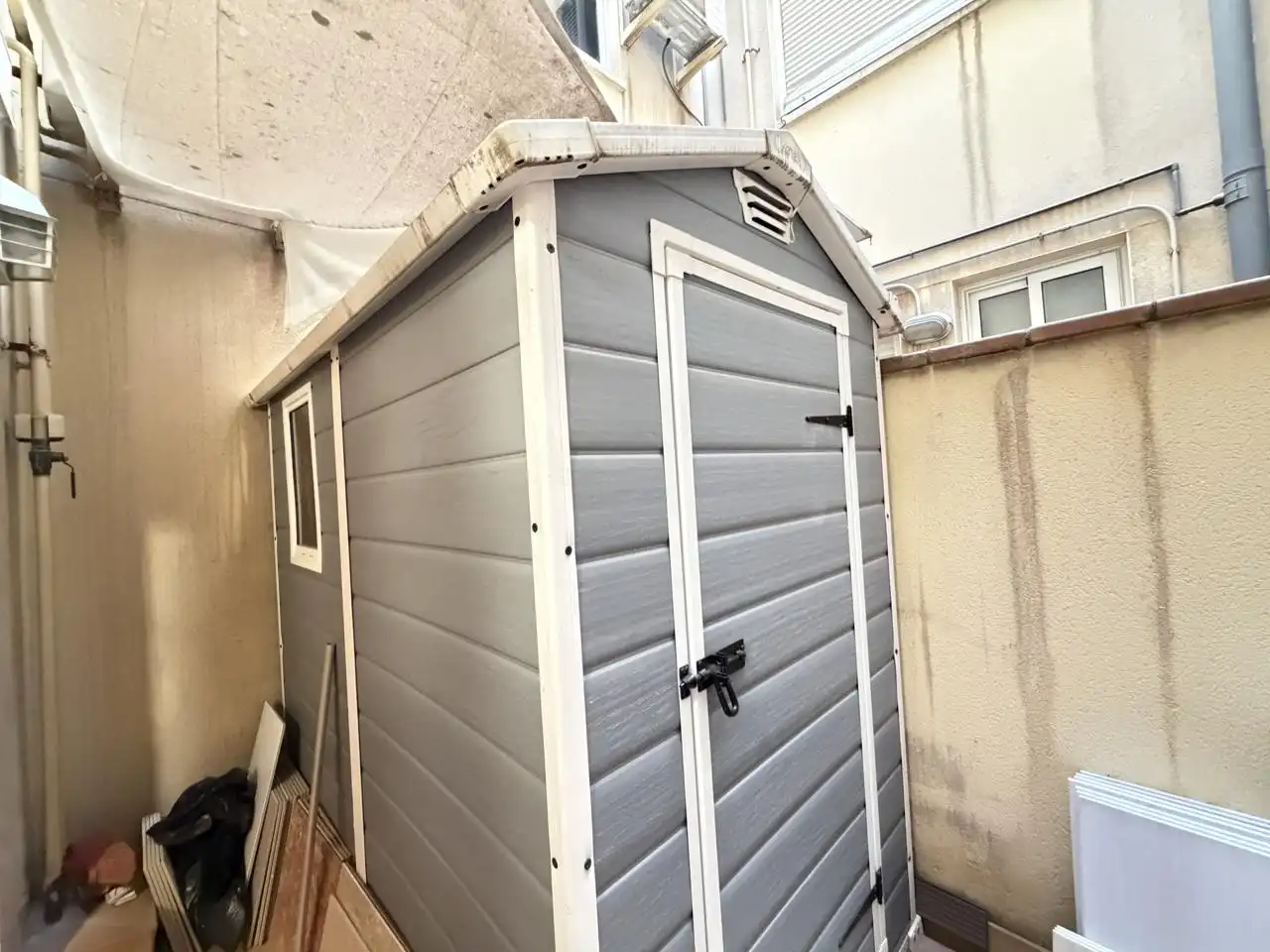 Exterior view of Flat for sale in Cornellà de Llobregat  with Air Conditioner, Heating and Parquet flooring