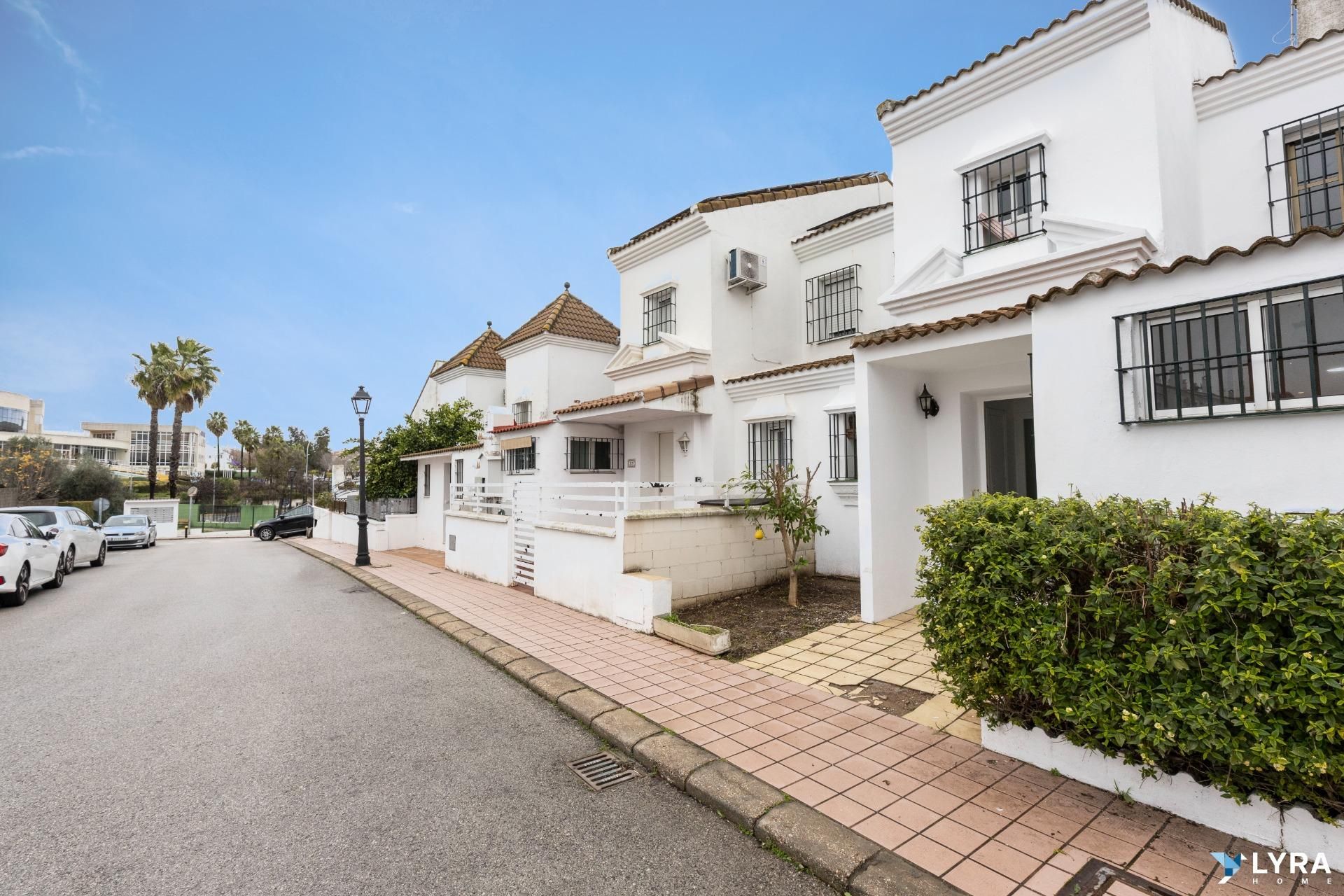 Exterior view of House or chalet for sale in Tomares  with Private garden, Swimming Pool and Community pool