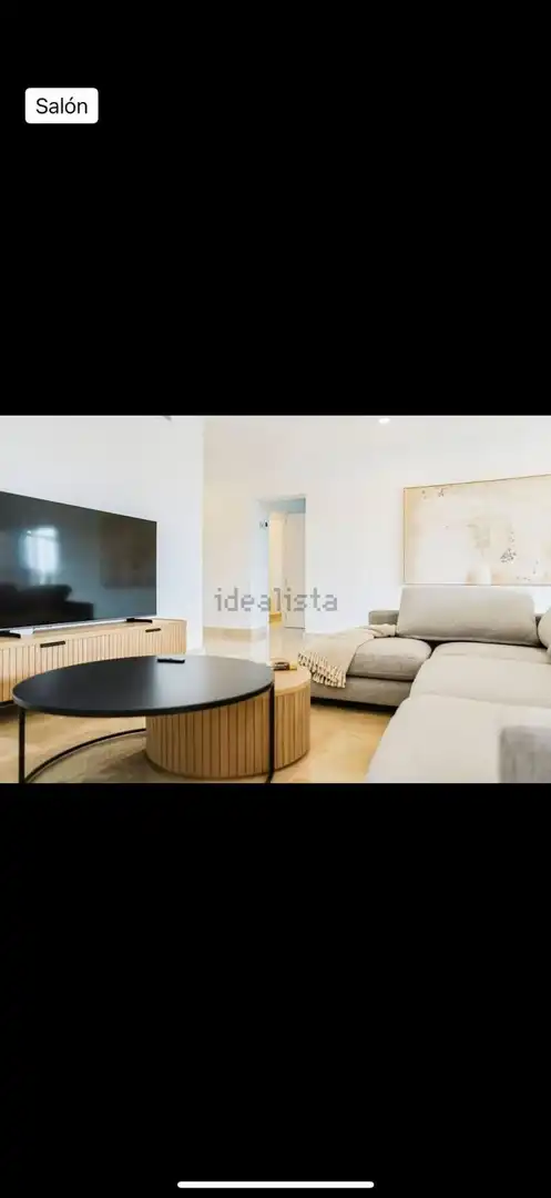 Sala d'estar de Casa o xalet en venda en Benalmádena amb Aire condicionat, Jardí privat i Terrassa