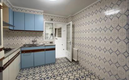 Kitchen of Flat for sale in Figueres  with Terrace and Balcony