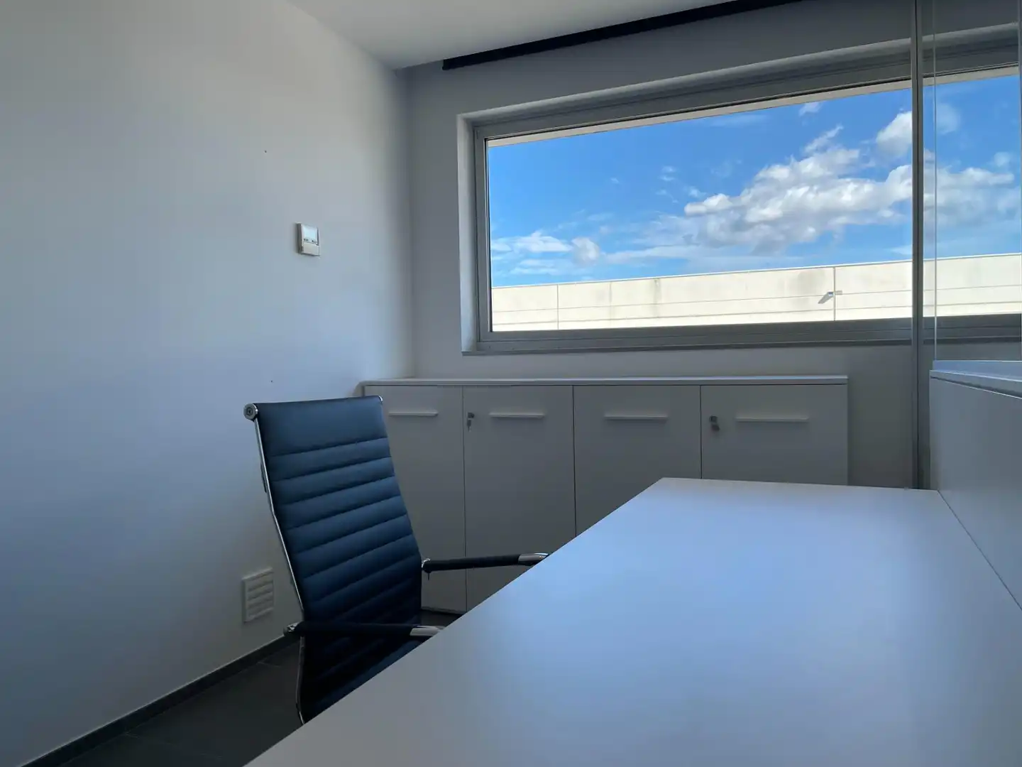 Büro zur Miete in Llinars del Vallès mit Klimaanlage, Heizung und Möbliert