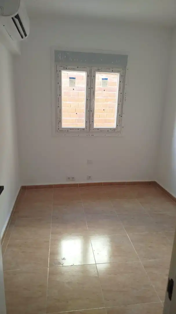 Habitación de Piso de alquiler en Zarza de Tajo con Aire acondicionado, Horno y Lavadora