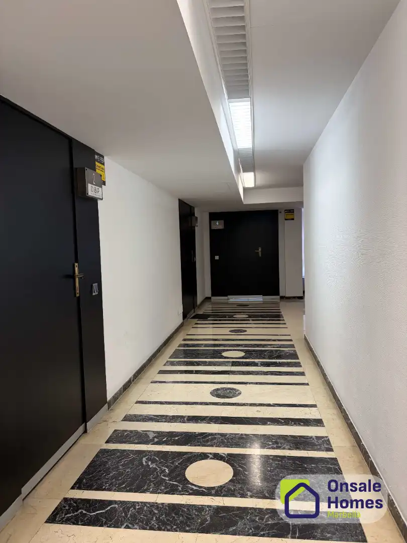 Oficina en venda en Marbella amb Aire condicionat