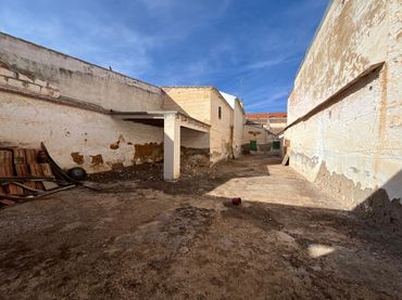Casa con jardín en venta en Calle Concordia 5