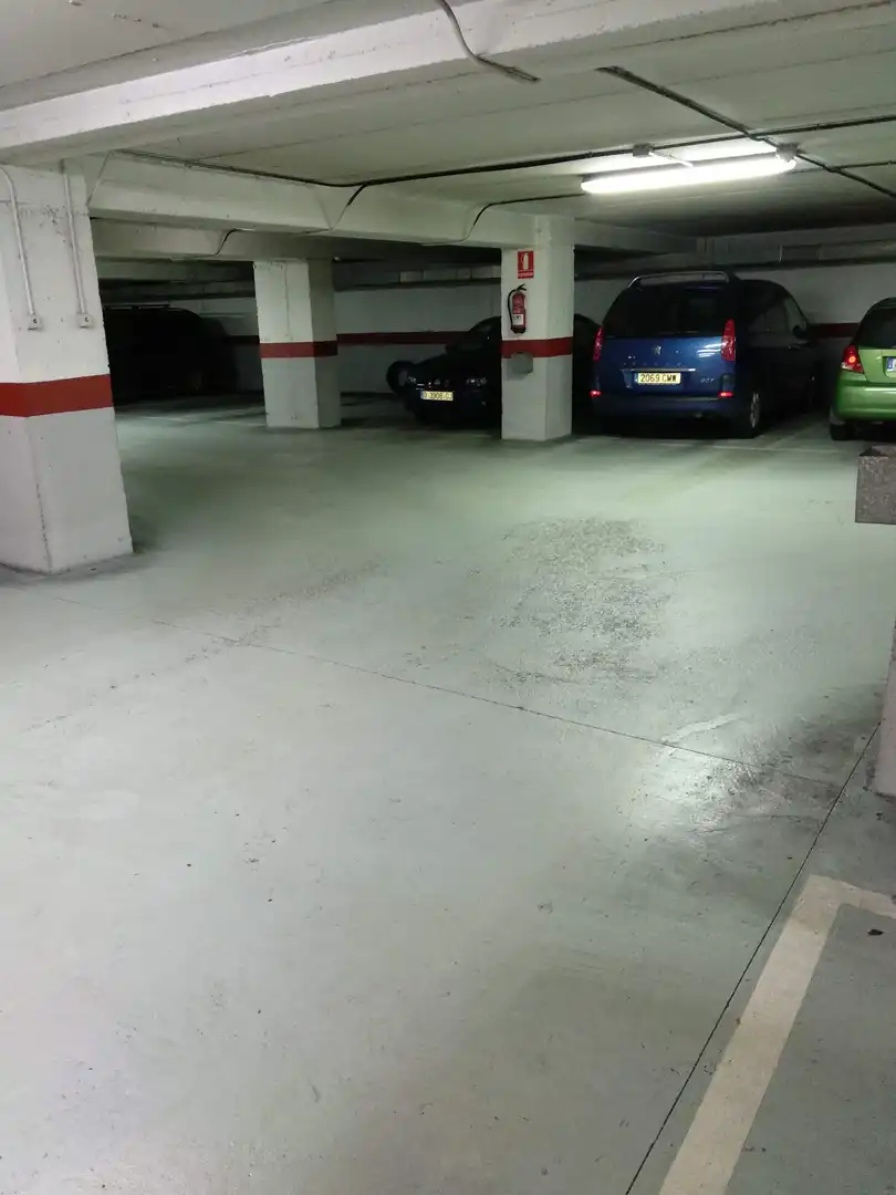 Garage for rent in N/A, -1, Centro