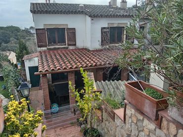 Bungalow with garden for sale in Carrer Vall De Núria