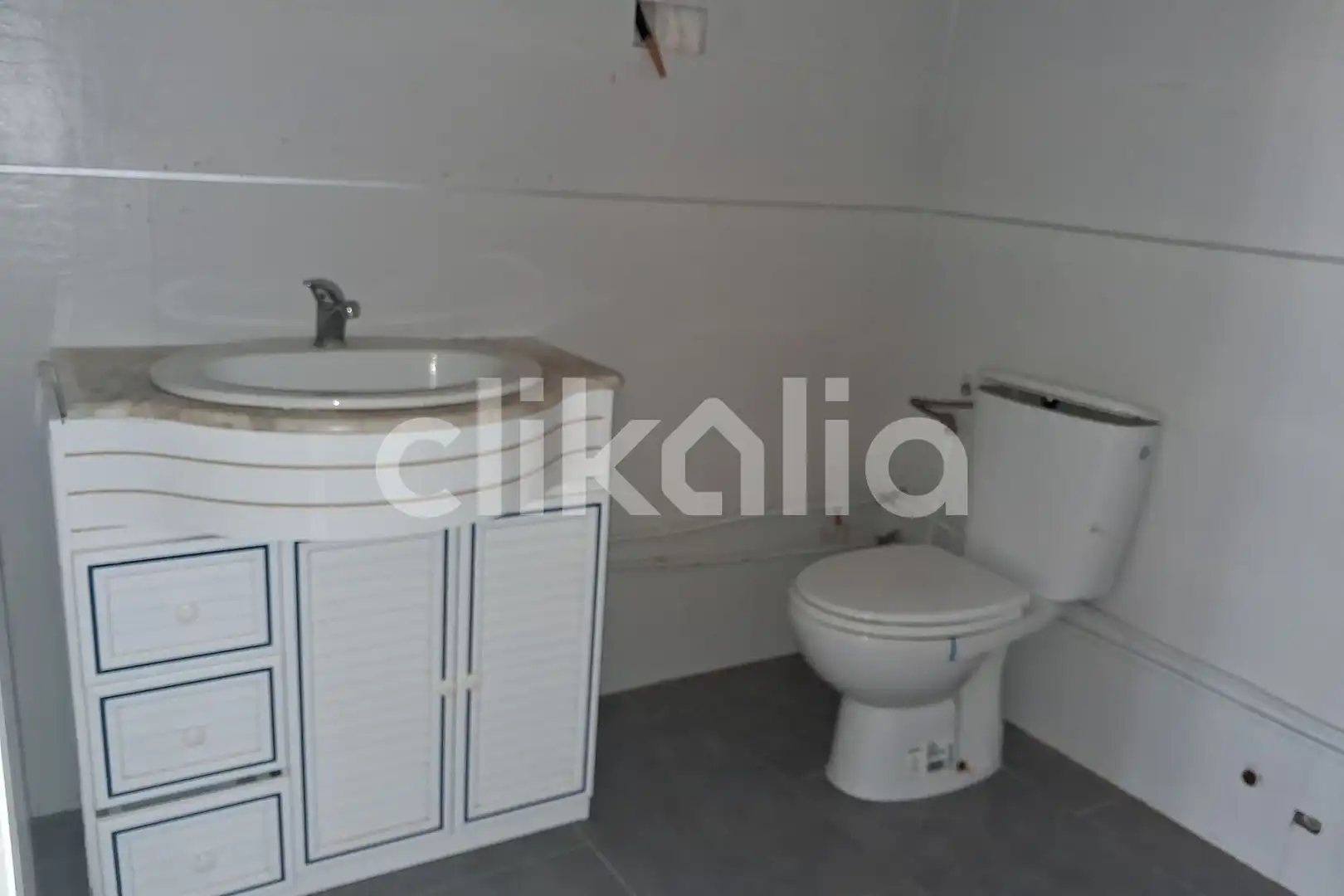 Bany de Casa o xalet en venda en Marchena amb Calefacció, Jardí privat i Piscina