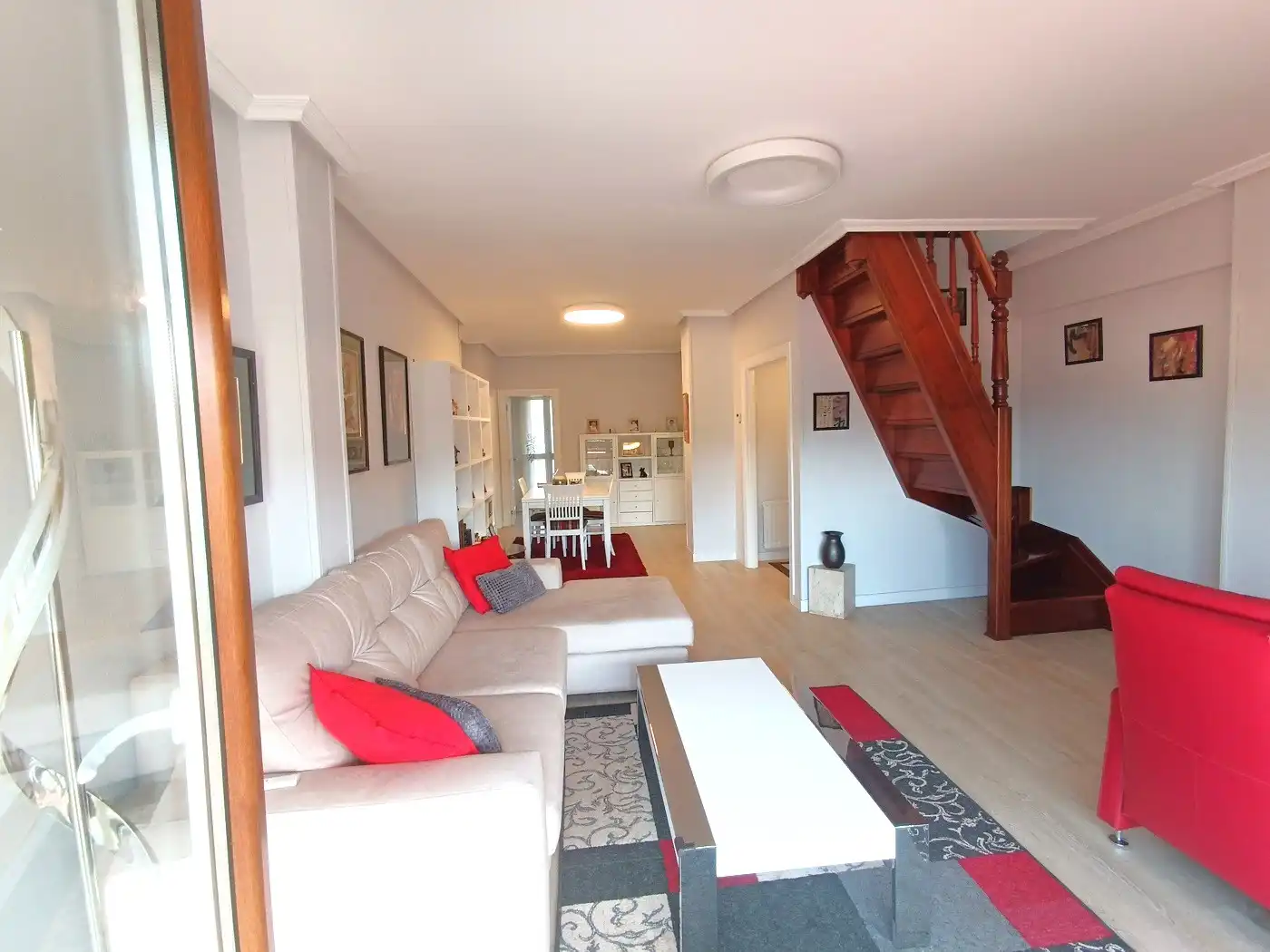 Wohnzimmer von Dachboden zum Verkauf in Sopela mit Heizung, Terrasse und Abstellraum