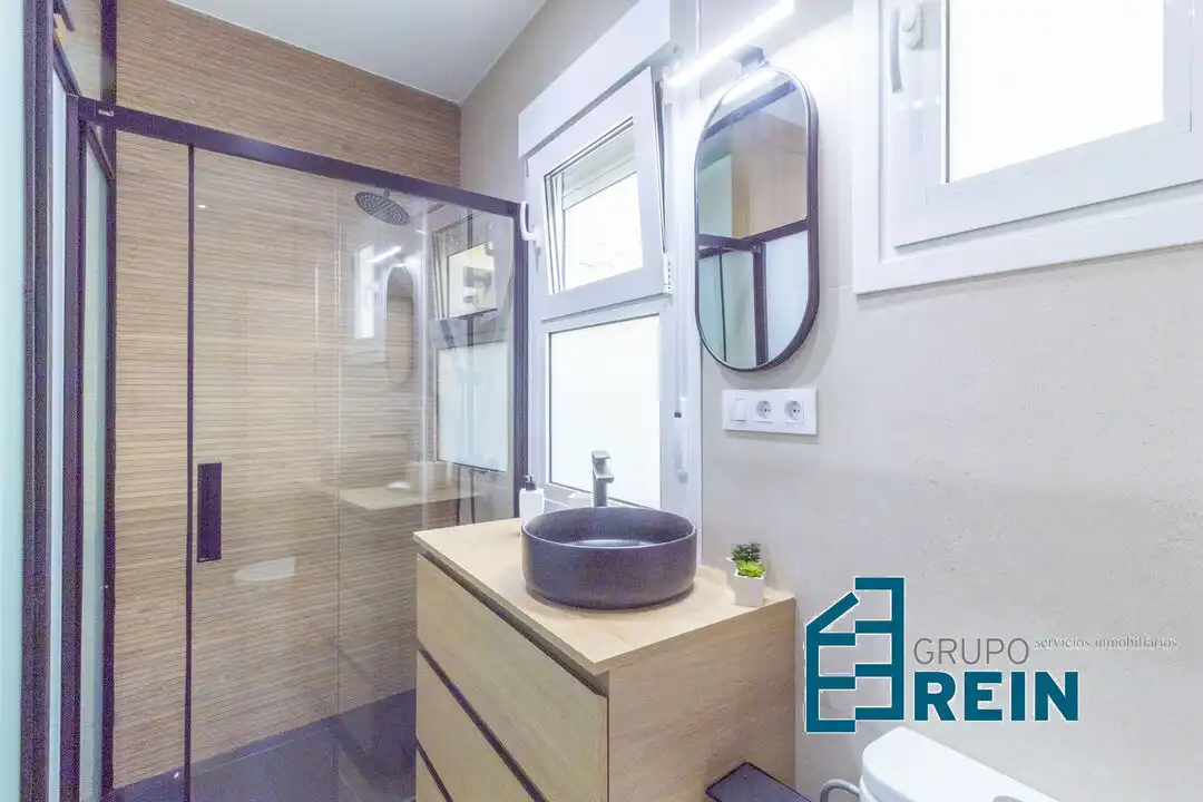 Baño de Piso de alquiler en Madrid con Aire acondicionado y Calefacción
