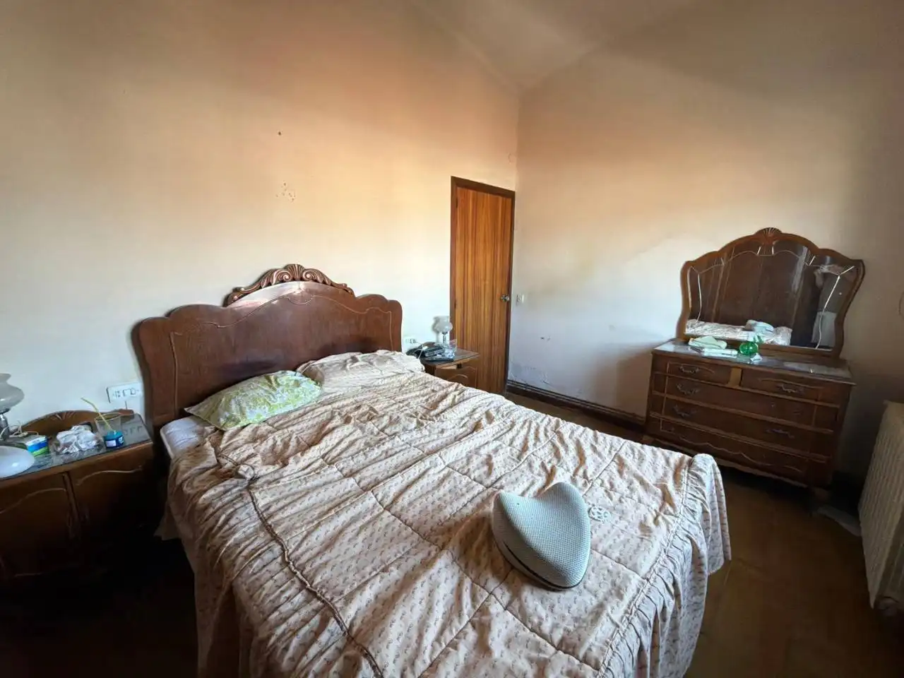 Schlafzimmer von Haus oder Chalet zum Verkauf in Olot mit Klimaanlage, Heizung und Privatgarten