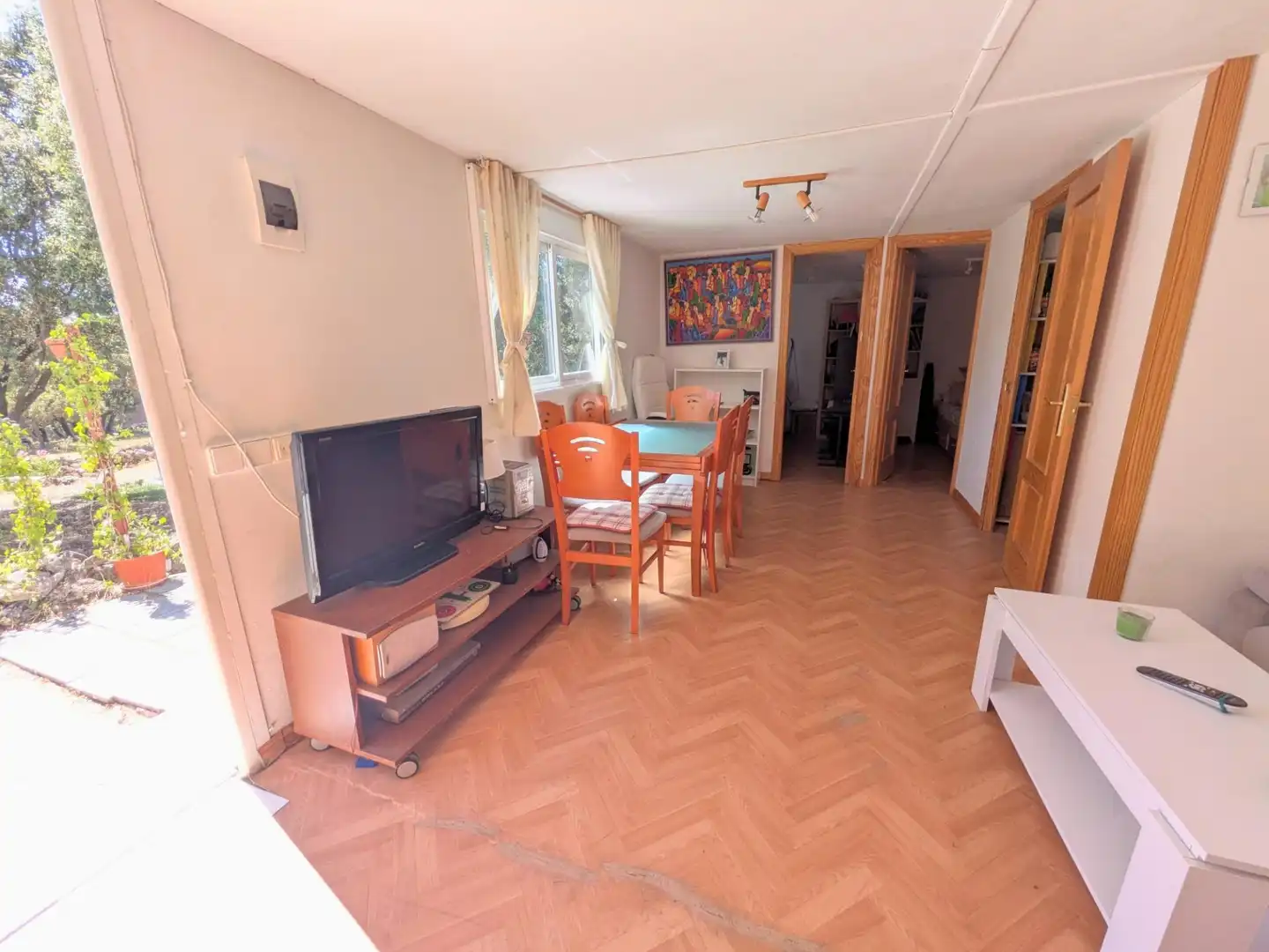Sala d'estar de Casa o xalet en venda en Hontoba amb Calefacció
