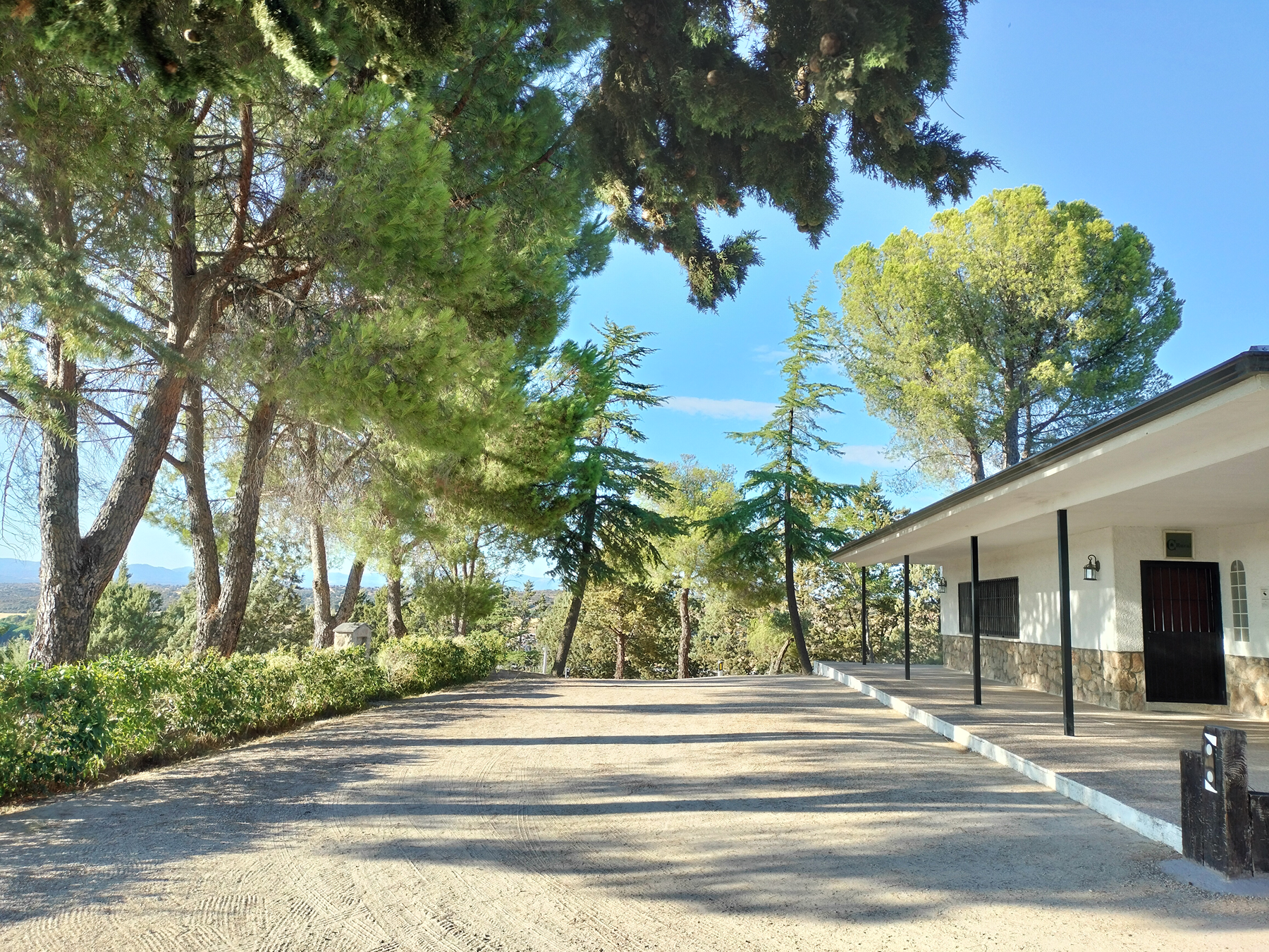 Vista exterior de Finca rústica en venda en Villamanta amb Calefacció, Jardí privat i Terrassa
